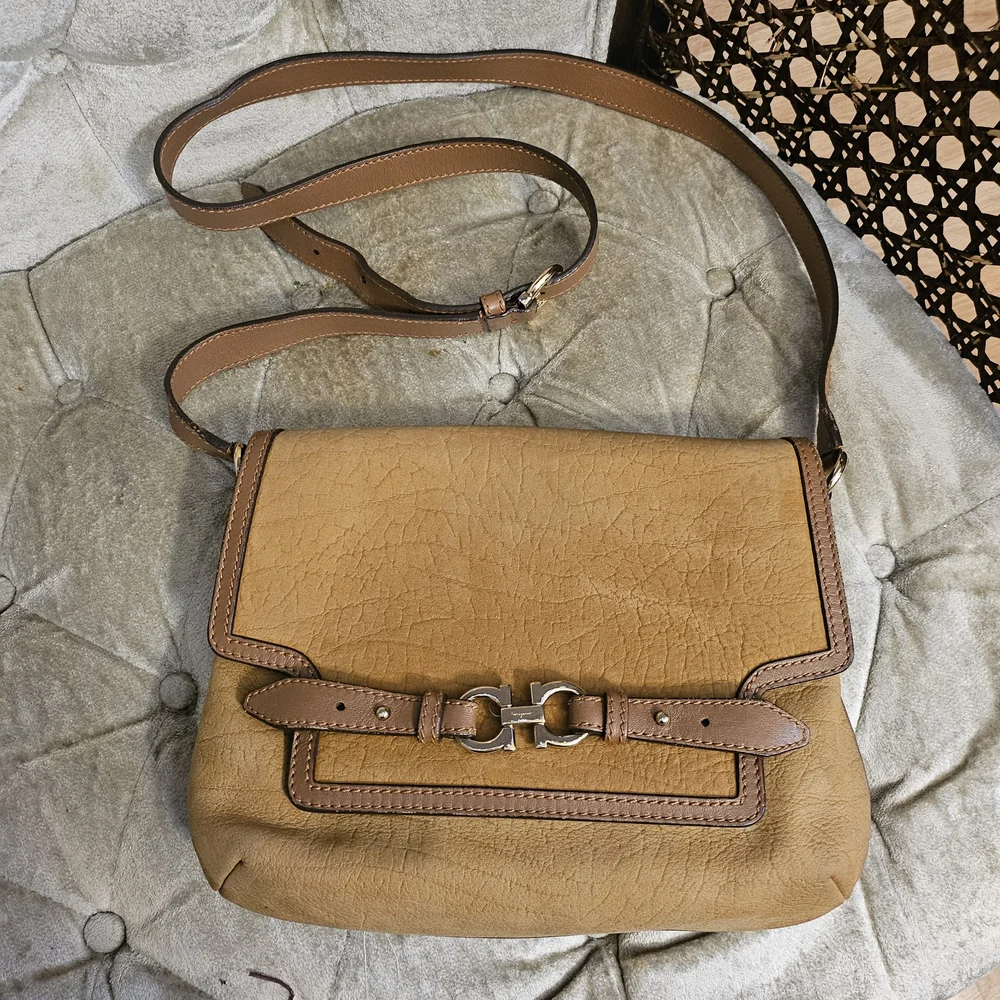 Authentic Ferragamo Saddle Shoulder/crossbody Bag - Picture 1 of 6